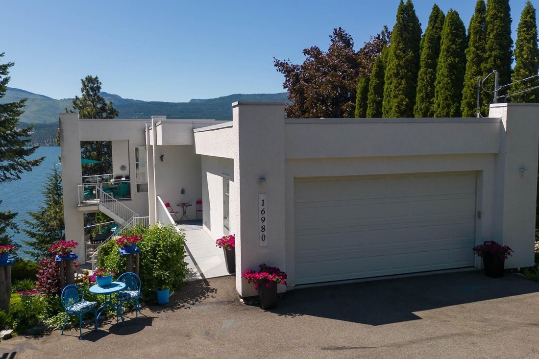 House in Lake Country, British Columbia, Canada 2 - 14641751
