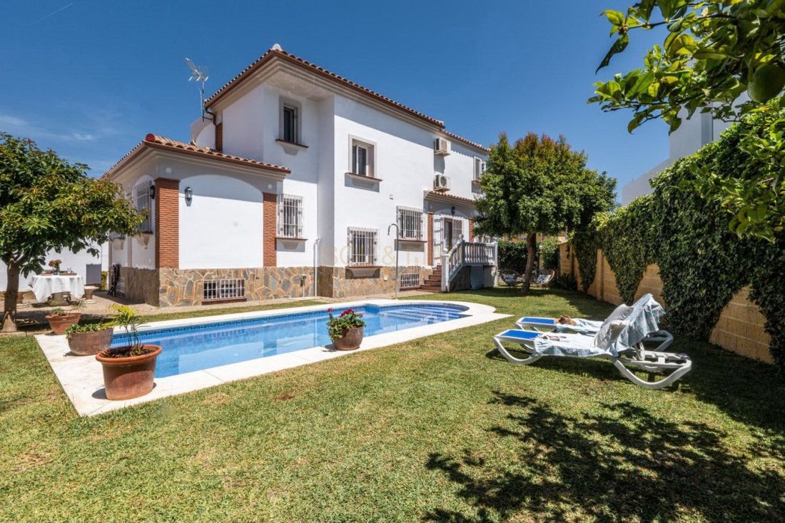 Villa in La Capellania, Benalmadena, Andalusia 2 - 15293361