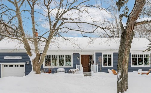 House in Burlington, Ontario, Canada 1