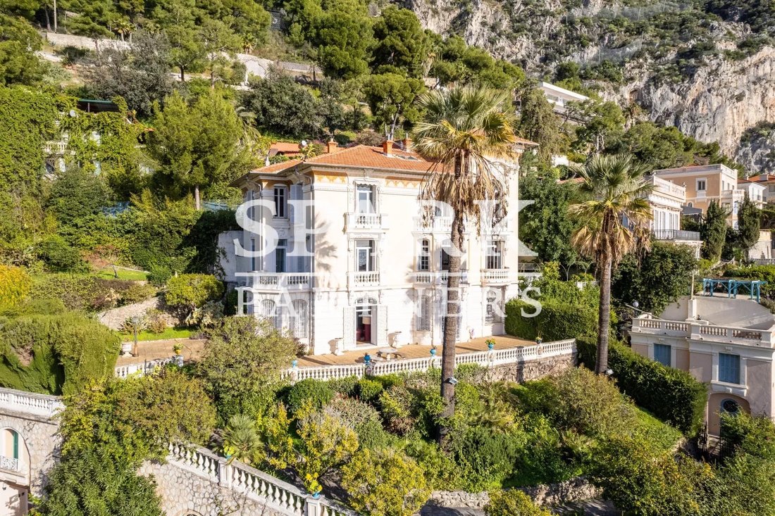 Villa in Villefranche-sur-Mer, Provence-Alpes-Côte d'Azur, France 2 - 15289373