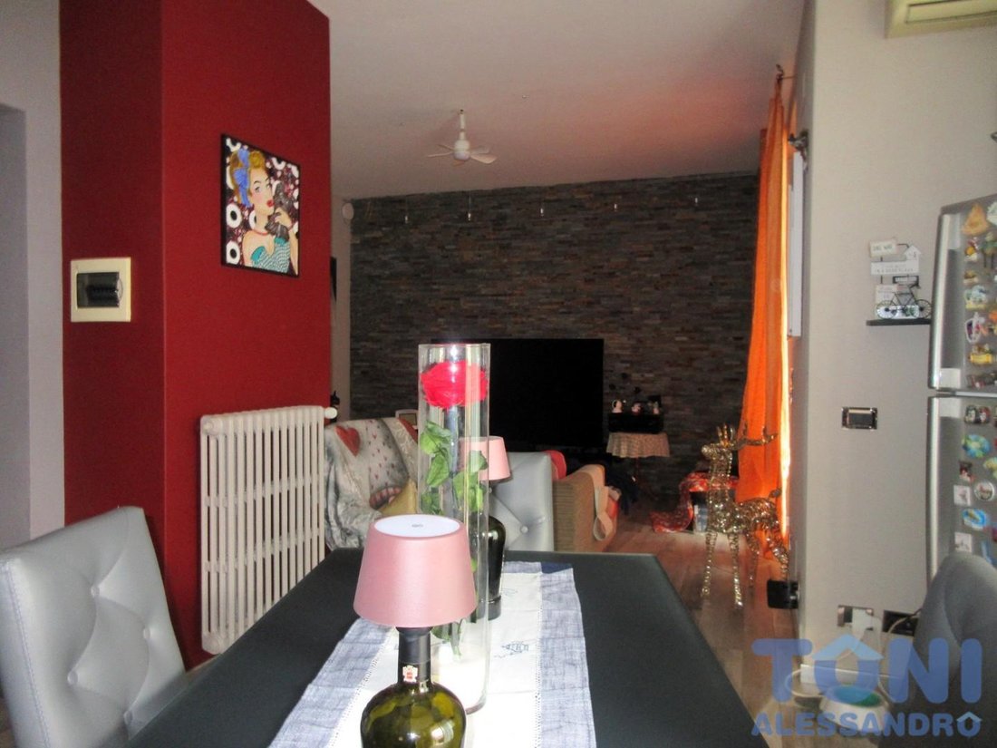 Apartment in Station Area, Empoli, Tuscany 1 - 15293263