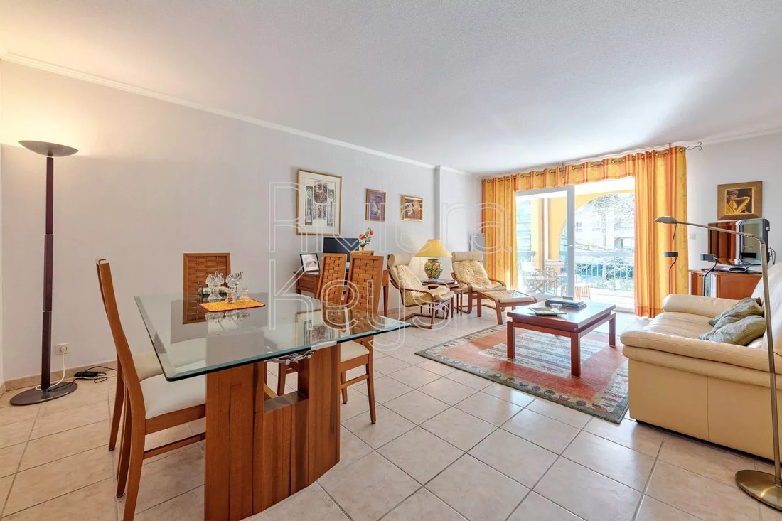 Apartment in Roquebrune-sur-Argens, Provence-Alpes-Côte d'Azur, France 2 - 15290278