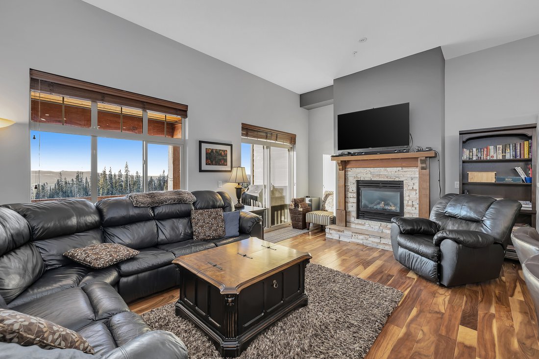 Townhouse in Beaverdell, British Columbia, Canada 1 - 15294061