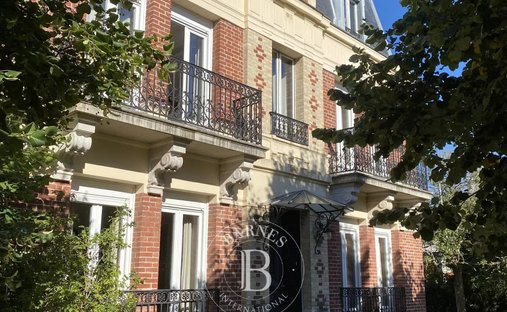 House in Sonchamp, Ile-de-France, France 1
