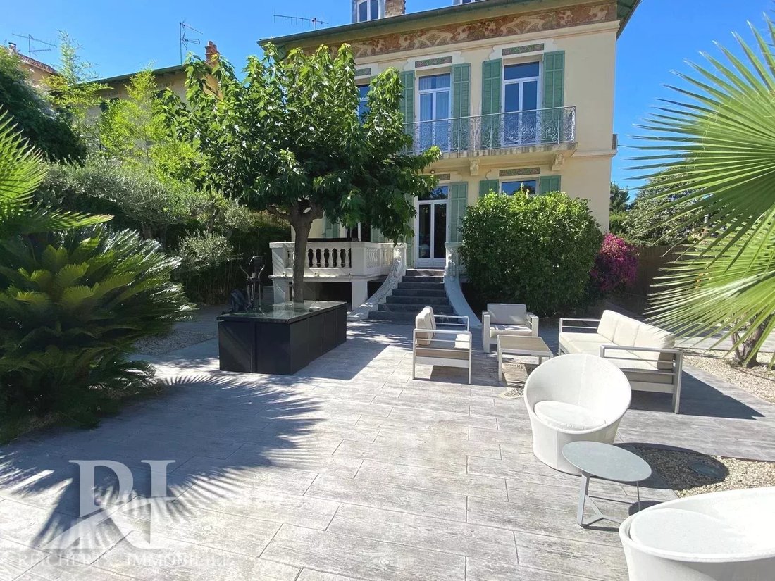 Villa in Vallergues, Cannes, France 5 - 14547375