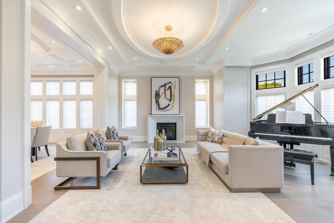 House in Toronto, Ontario, Canada 2 - 15293058