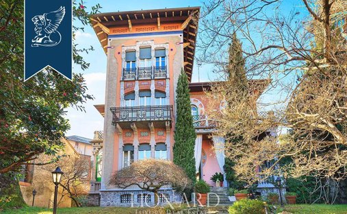Villa in Sesto Calende, Lombardy, Italy 1