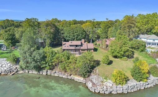 House in Burlington, Ontario, Canada 1