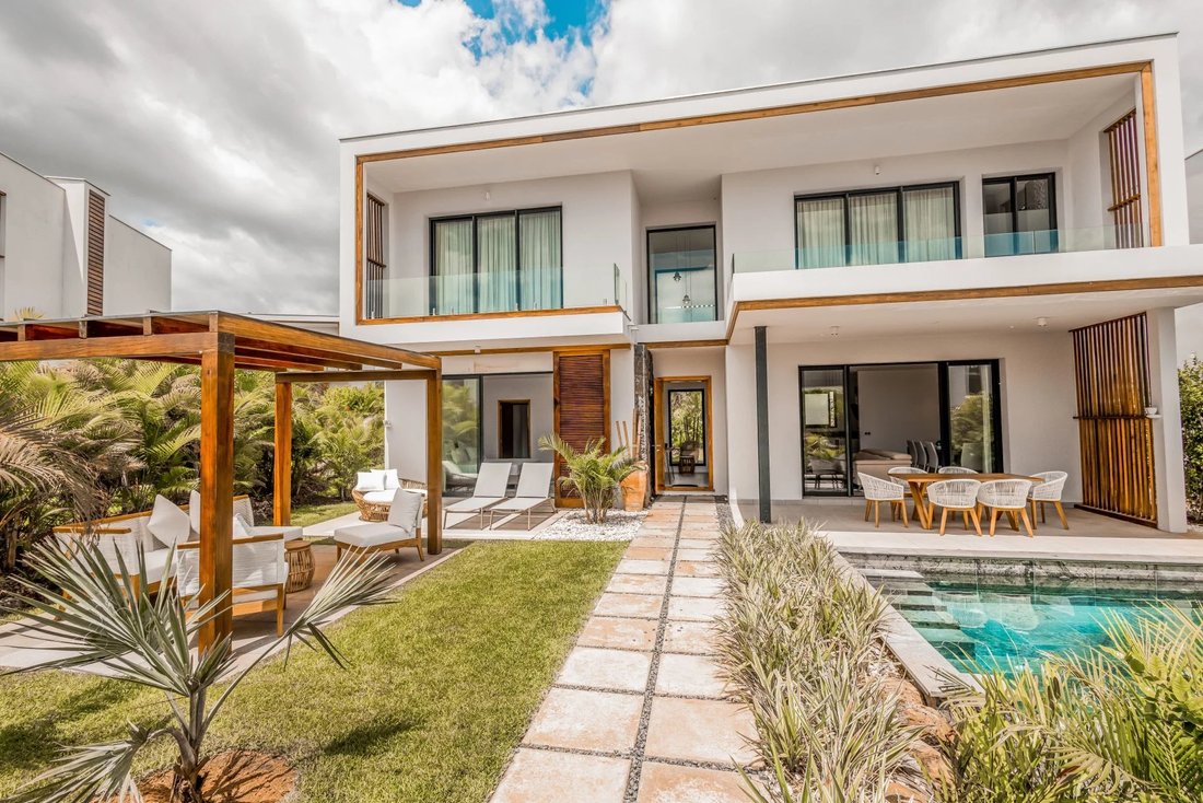 Villa in Grande Riviere Noire, Rivière Noire District, Mauritius 1 - 15295963