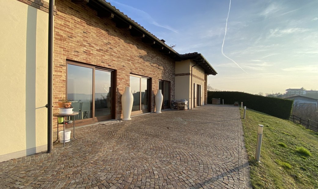 Montelupo Albese: Villa Con Vista In Montelupo Albese, Piedmont, Italy ...