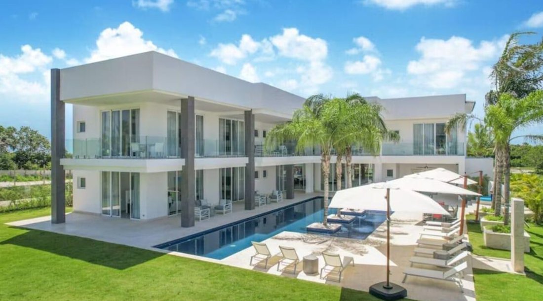 Villa in Punta Cana, La Altagracia Province, Dominican Republic 1 - 15296394