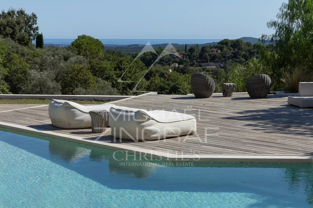 Villa in Le Rouret, Provence-Alpes-Côte d'Azur, France 2 - 15297096