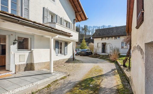 House in Épendes, Vaud, Switzerland 1