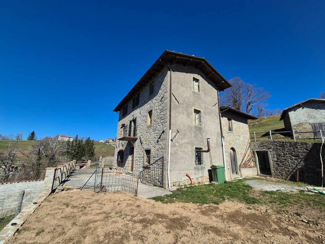 House in Pieve Fosciana, Tuscany, Italy 4 - 15297832