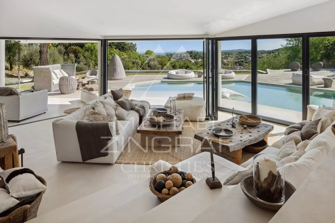 Villa in Le Rouret, Provence-Alpes-Côte d'Azur, France 3 - 15297096