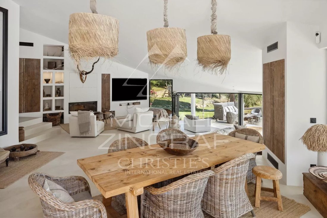 Villa in Le Rouret, Provence-Alpes-Côte d'Azur, France 4 - 15297096