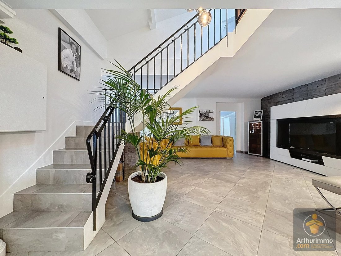 House in Montgeron, Ile-de-France, France 2 - 15299579