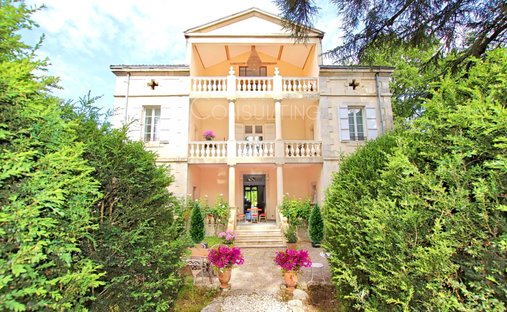 Castle for Sale in Moissac, Occitanie, France