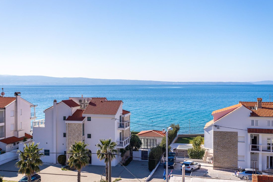 Villa in Mutogras, Split-Dalmatia County, Croatia 1 - 15299193