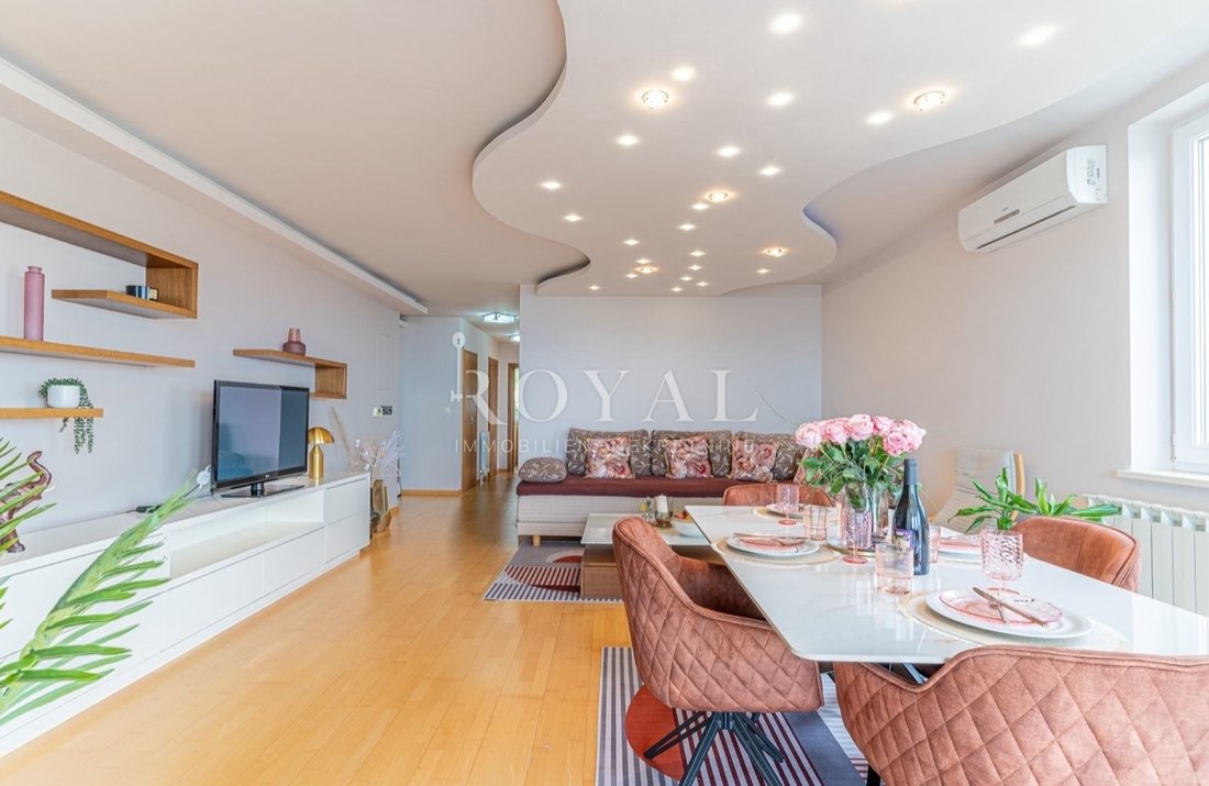 Apartment in Mjesni odbor Zamet, Grad Rijeka, Primorje-Gorski Kotar County 1 - 15298779