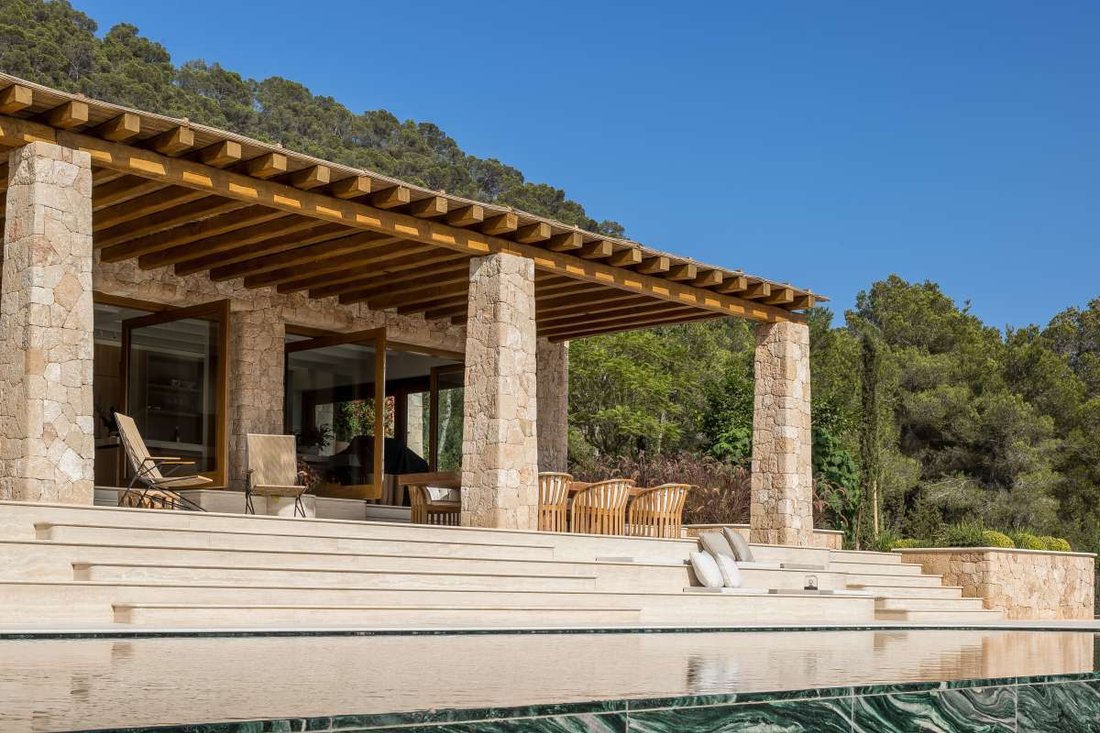 Villa in Cala Mastella, Santa Eularia des Riu, Balearic Islands 2 - 15296588
