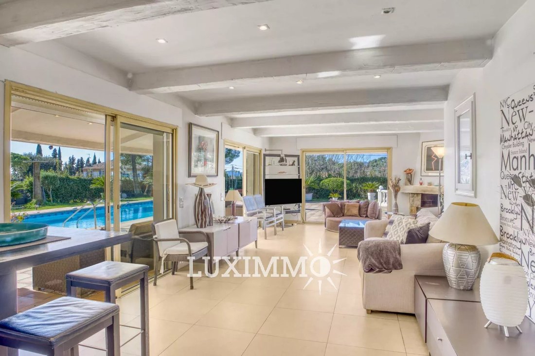 Villa in Mougins, Provence-Alpes-Côte d'Azur, France 3 - 15287049