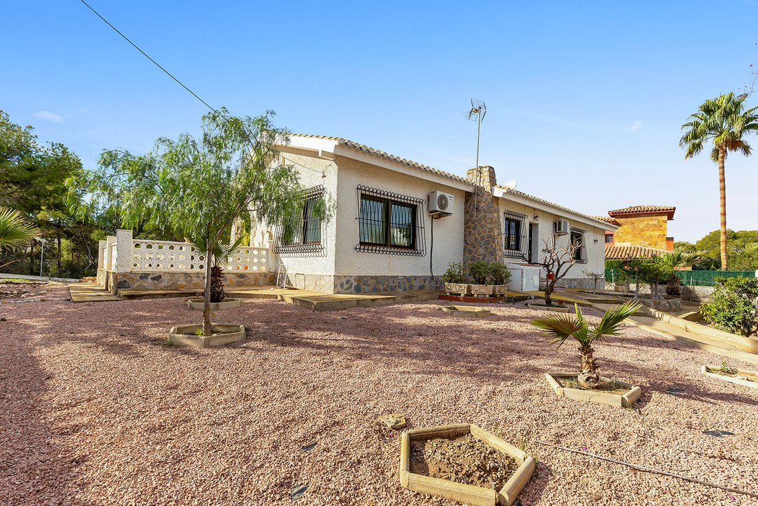 Villa in Torrevieja, Valencian Community, Spain 2 - 15298755