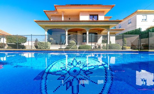 House in Navia, Vigo, Spain 1