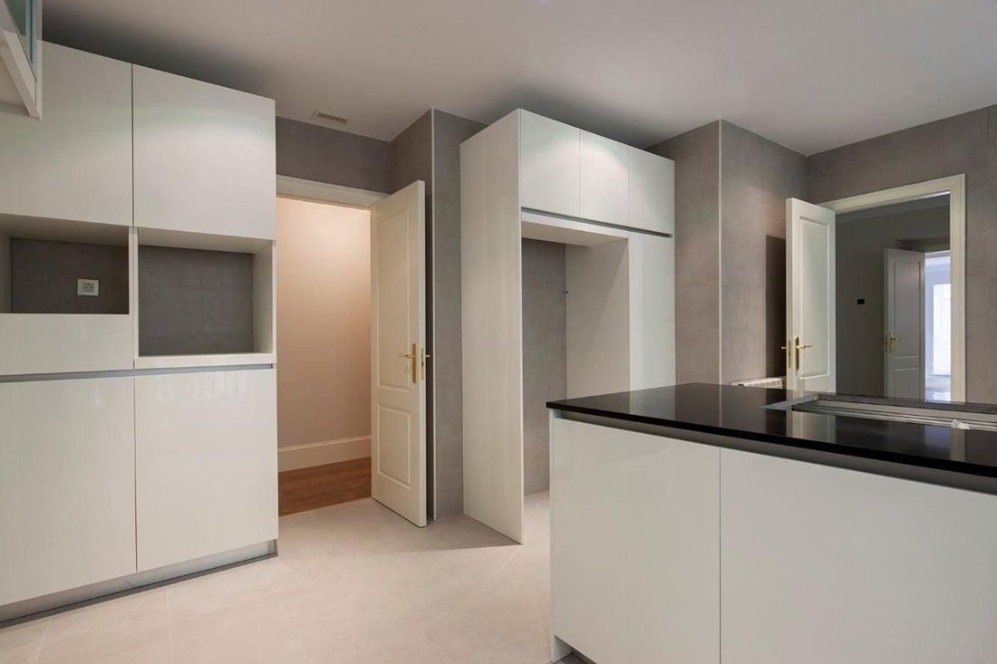 Apartment in Retiro, Madrid, Spain 5 - 15297811