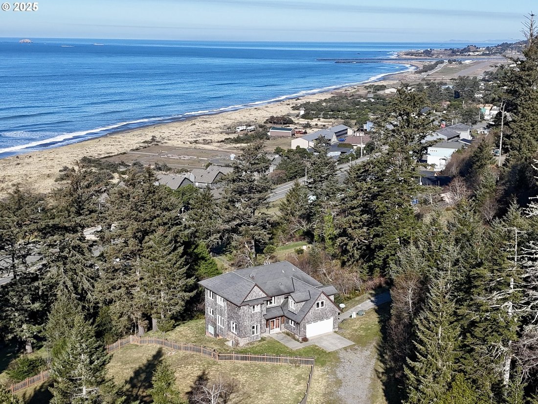 House in Gold Beach, Oregon, United States 3 - 15301395