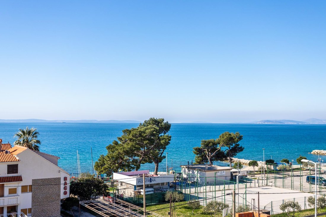Villa in Mutogras, Split-Dalmatia County, Croatia 2 - 15299193