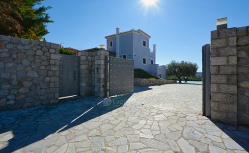 Villa à Koinotita Kranidiou, Kranidi, Grèce 1
