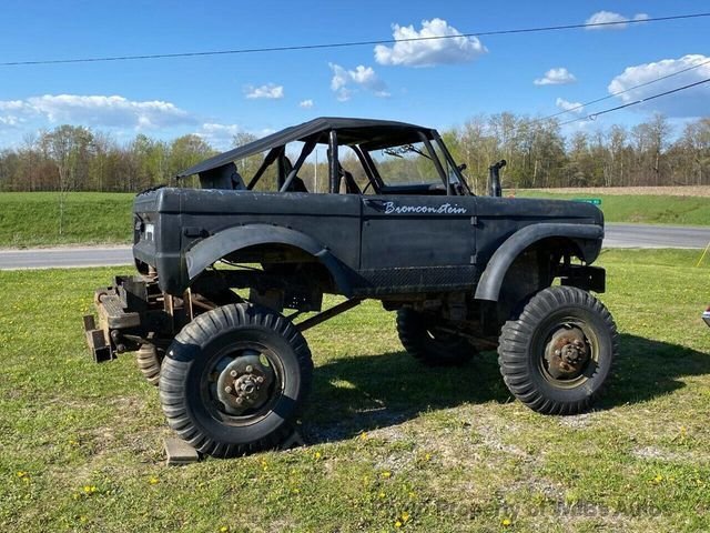 Ford Bronco in Calverton, NY, United States 1 - 15299096