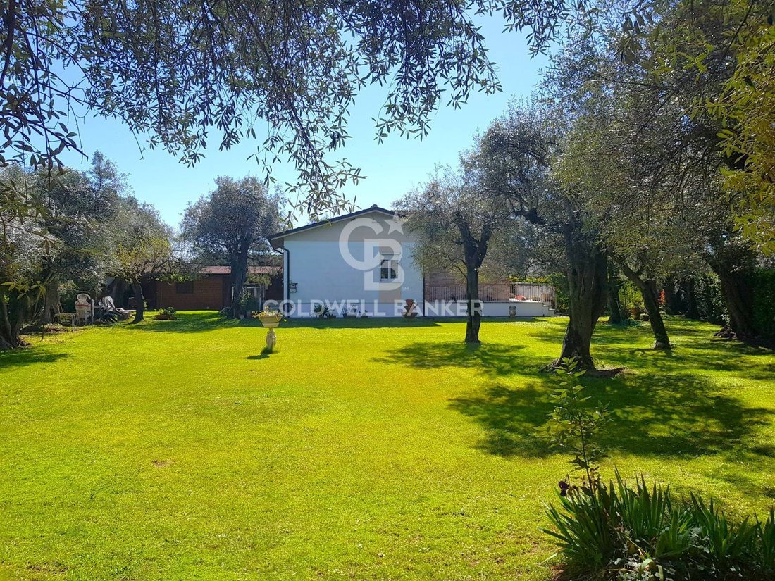 House in Caranna-Vaiana, Forte dei Marmi, Tuscany 1 - 15299367
