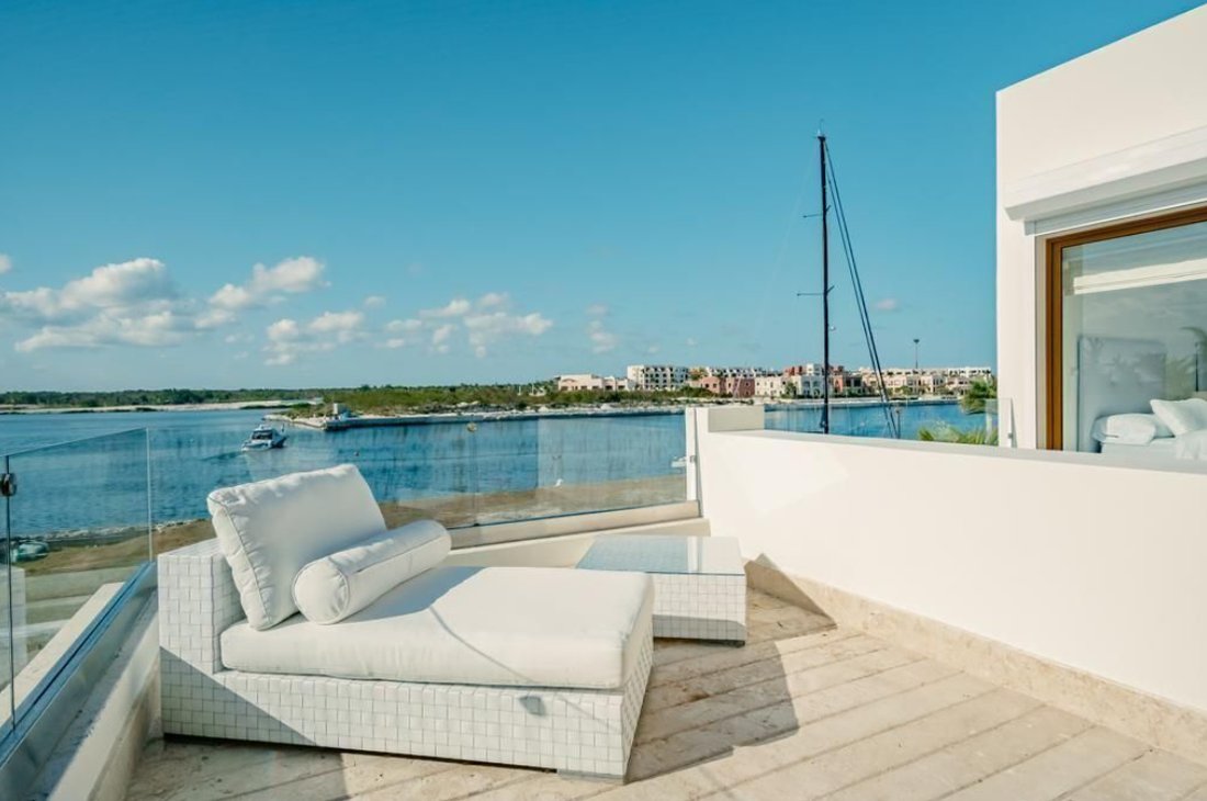 Villa in Punta Cana, La Altagracia Province, Dominican Republic 1 - 15296356