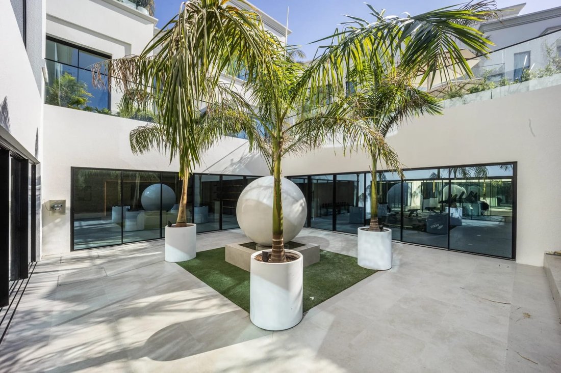 Villa in Hadaeq Sheikh Mohammed Bin Rashid, Dubai, United Arab Emirates 4 - 15301863