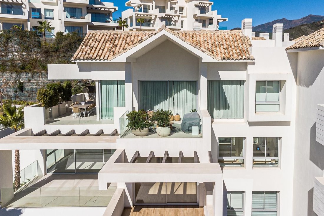 Penthouse in Benahavis, Andalusia, Spain 2 - 13949031