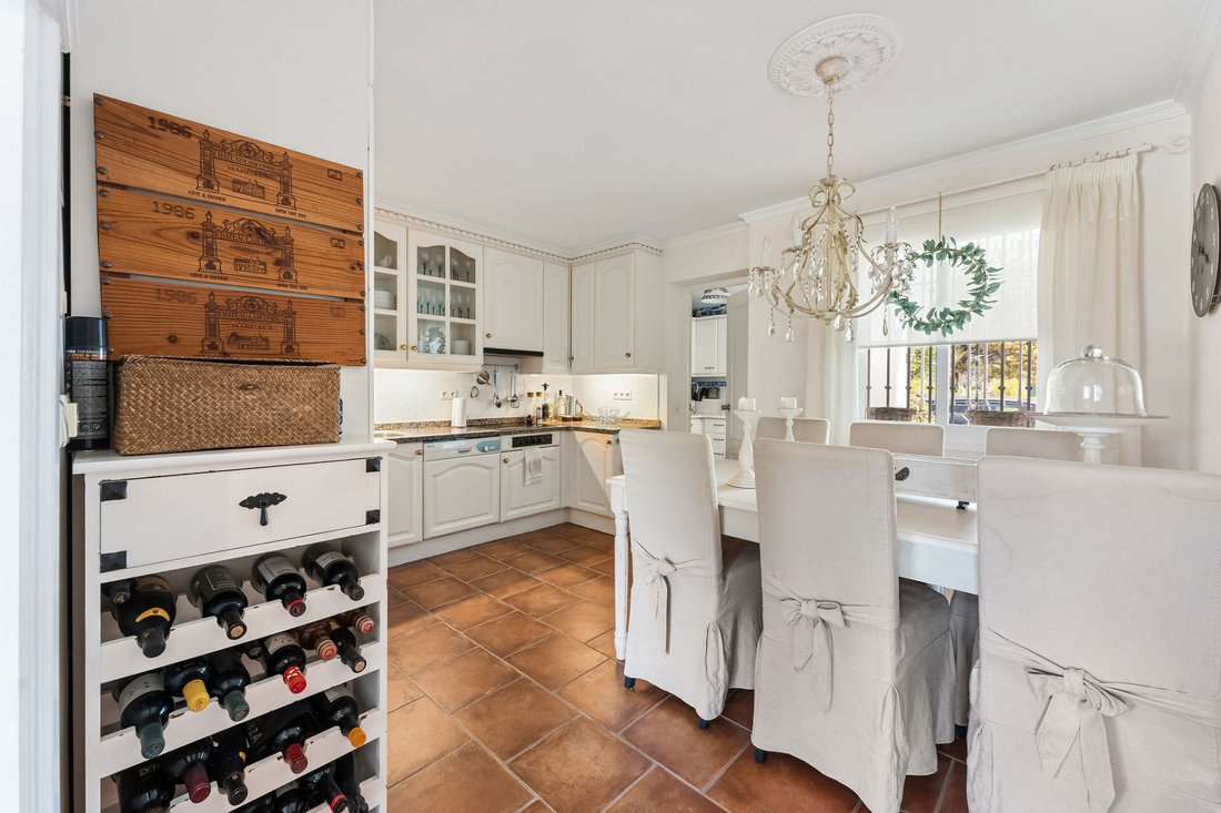 Townhouse en Nueva Andalucía, Marbella, España 5 - 15303272