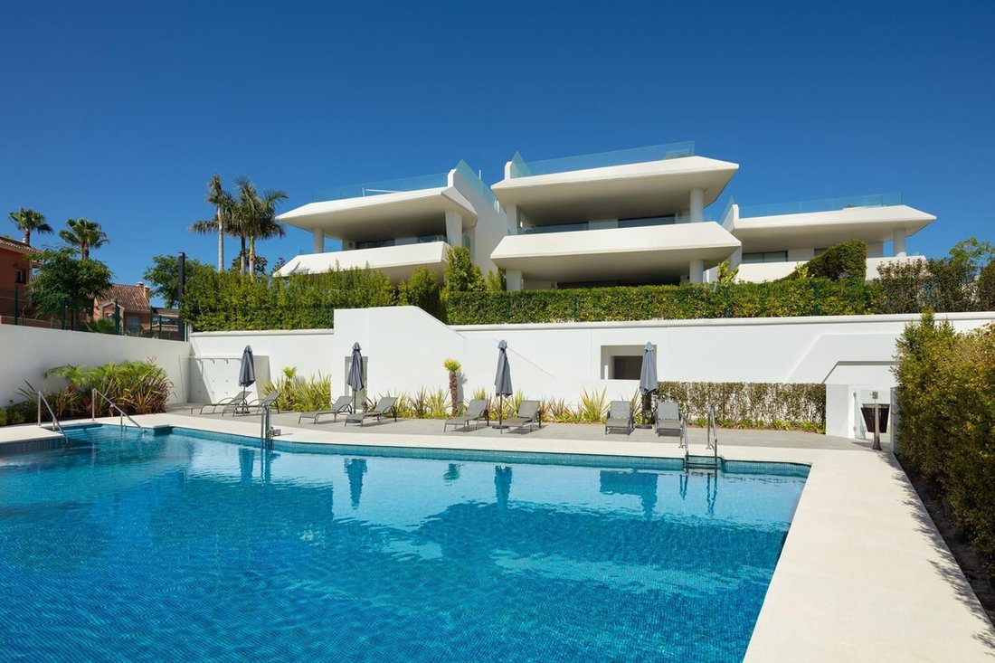 Villa in Puerto Banus, Marbella, Spain 1 - 13949053