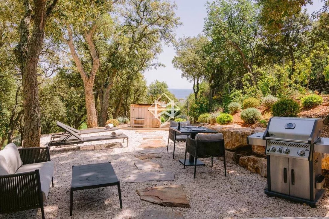 Villa in La Croix-Valmer, Provence-Alpes-Côte d'Azur, France 1 - 10673131
