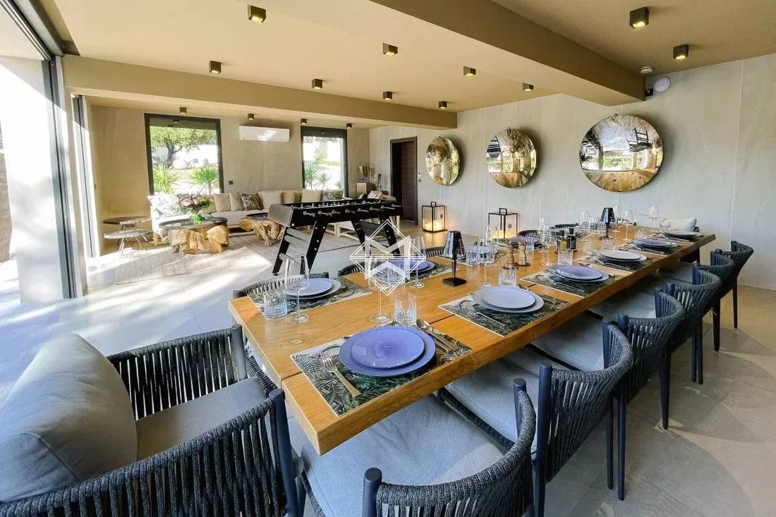 Villa in La Croix-Valmer, Provence-Alpes-Côte d'Azur, France 3 - 15302056