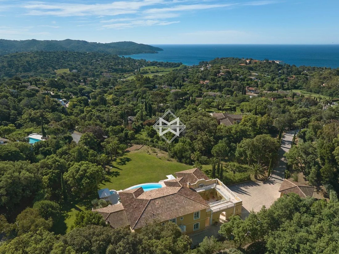 Villa in La Croix-Valmer, Provence-Alpes-Côte d'Azur, France 2 - 15302021