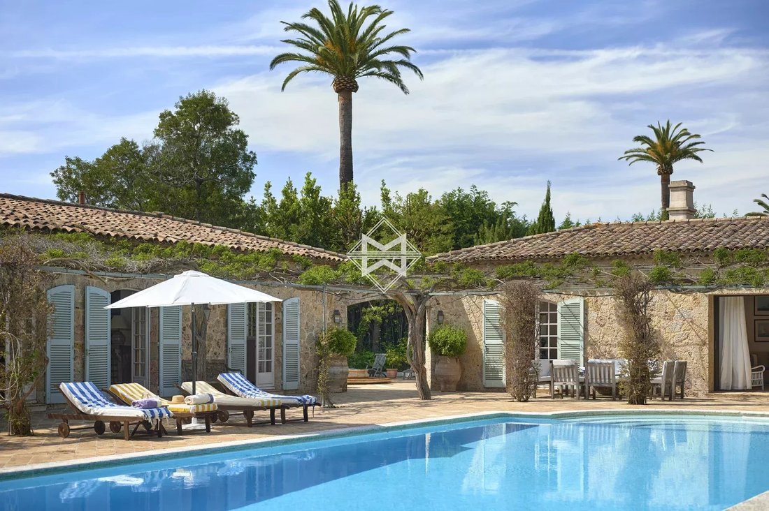 Estate in La Croix-Valmer, Provence-Alpes-Côte d'Azur, France 4 - 11460226