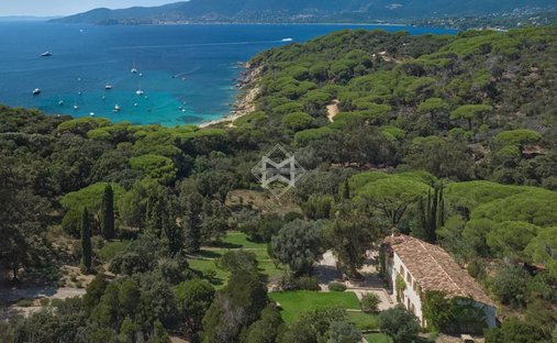 Villa in La Croix-Valmer, Provence-Alpes-Côte d'Azur, France 1