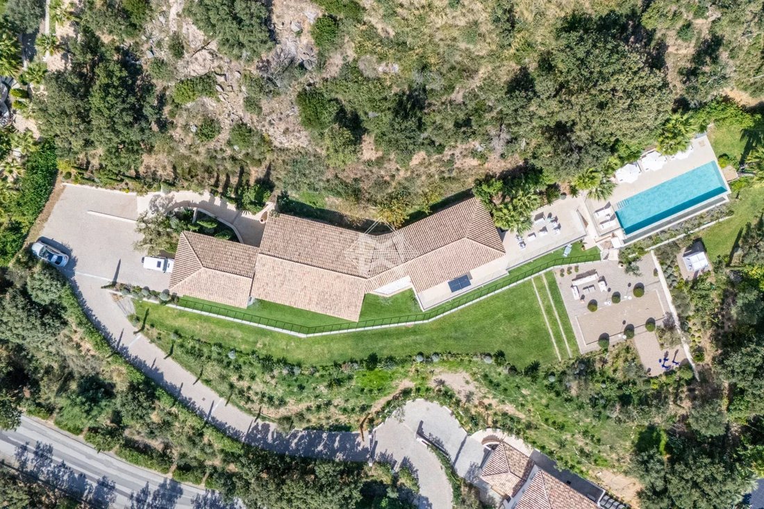 Villa in Grimaud, Provence-Alpes-Côte d'Azur, France 3 - 12872081