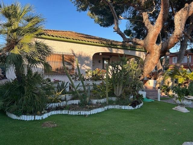 Villa in Dehesa de Campoamor, Orihuela, Valencian Community 2 - 15195455