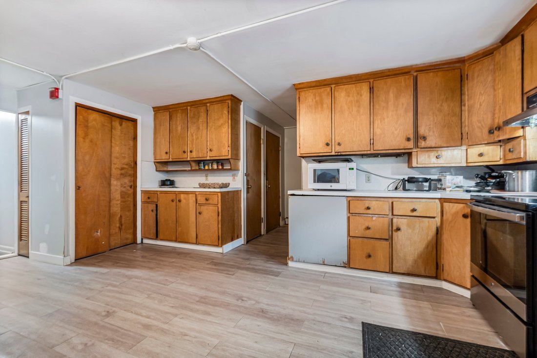 House in Manchester, New Hampshire, United States 3 - 15304336