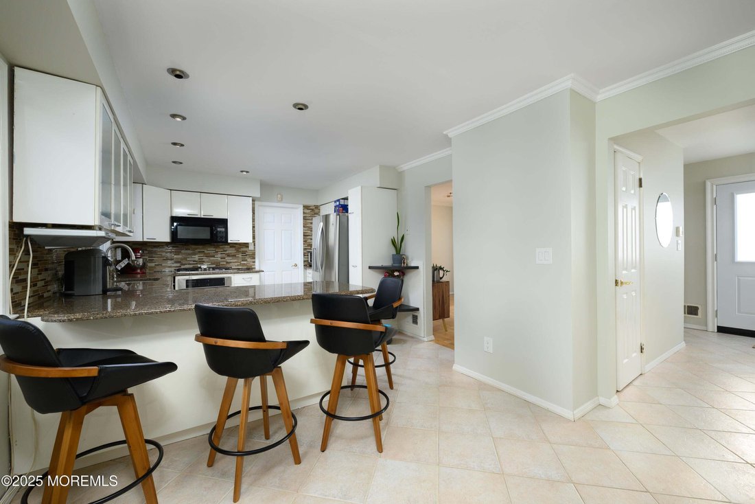 House in Marlboro Township, New Jersey, United States 5 - 15301780