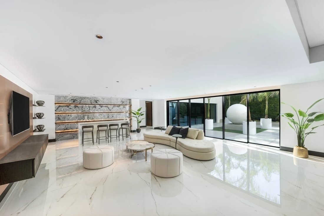 Villa in Hadaeq Sheikh Mohammed Bin Rashid, Dubai, United Arab Emirates 3 - 15301863