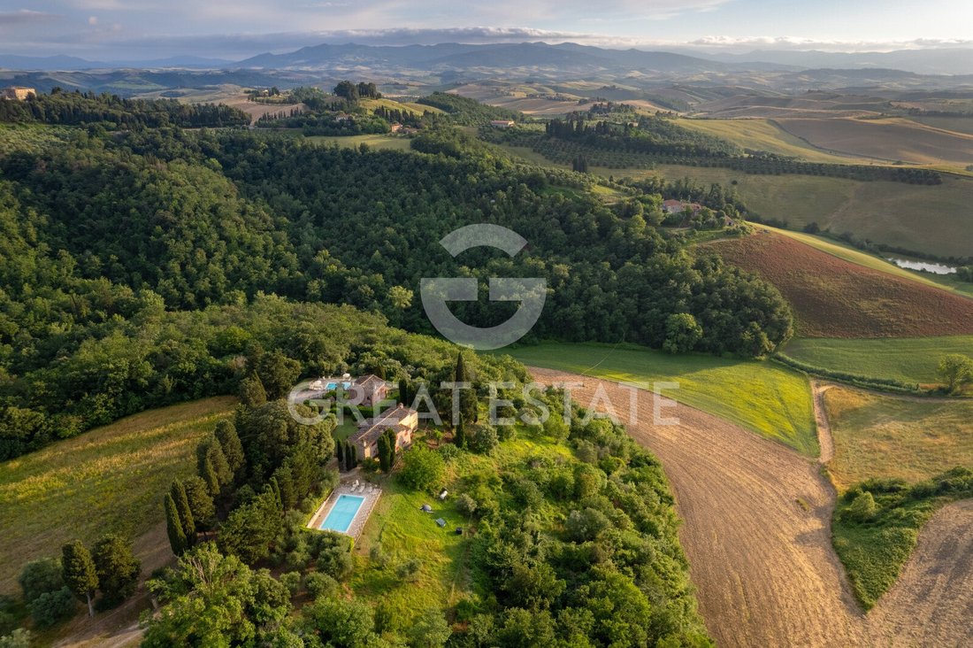 Estate in Volterra, Tuscany, Italy 1 - 15305407
